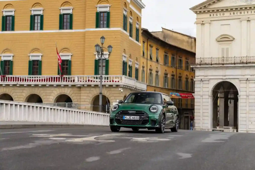 MINI 3 Door John Cooper Works 2025